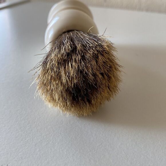 Crabtree & Evelyn Vintage Shaving Brush - Picture 8 of 8